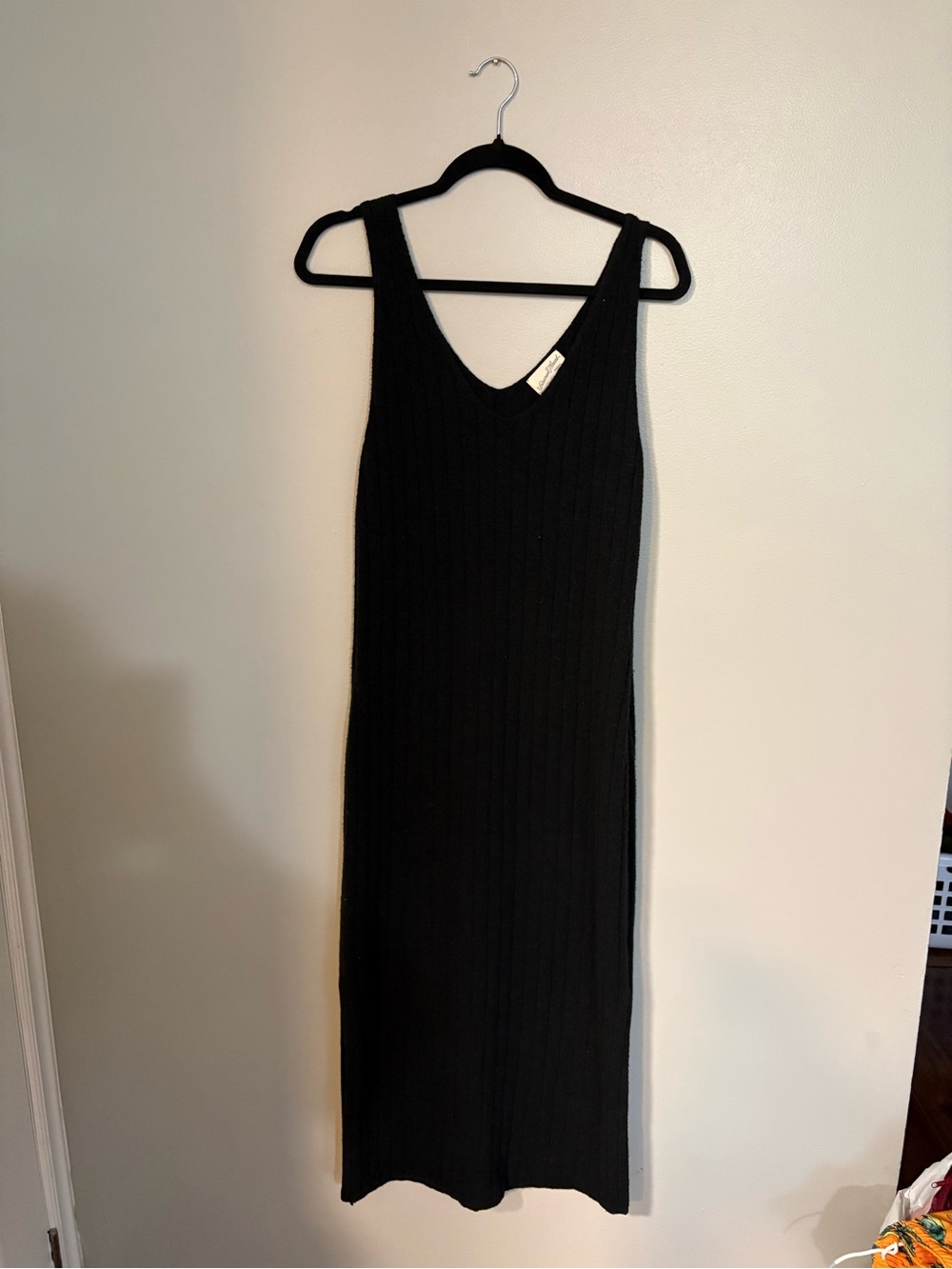 Universal Thread Black & Beige Ribbed V-Neck Maxi Dresses